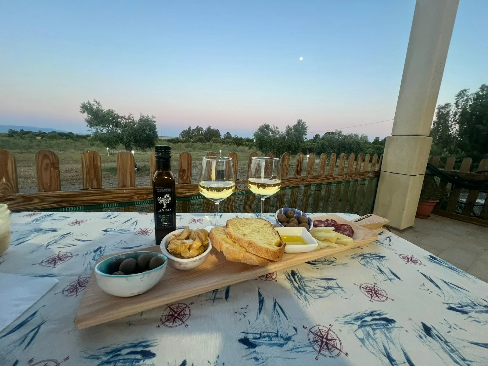 Visita in fattoria con raccolta uova e degustazione a Villaspeciosa